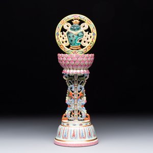 A rare Chinese famille rose Buddhist emblem altar ornament, Qianlong mark and of the period — photo 1