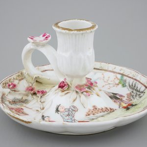 A rare Chinese famille rose candle holder, Yongzheng/Qianlong, 18th C. — photo 1