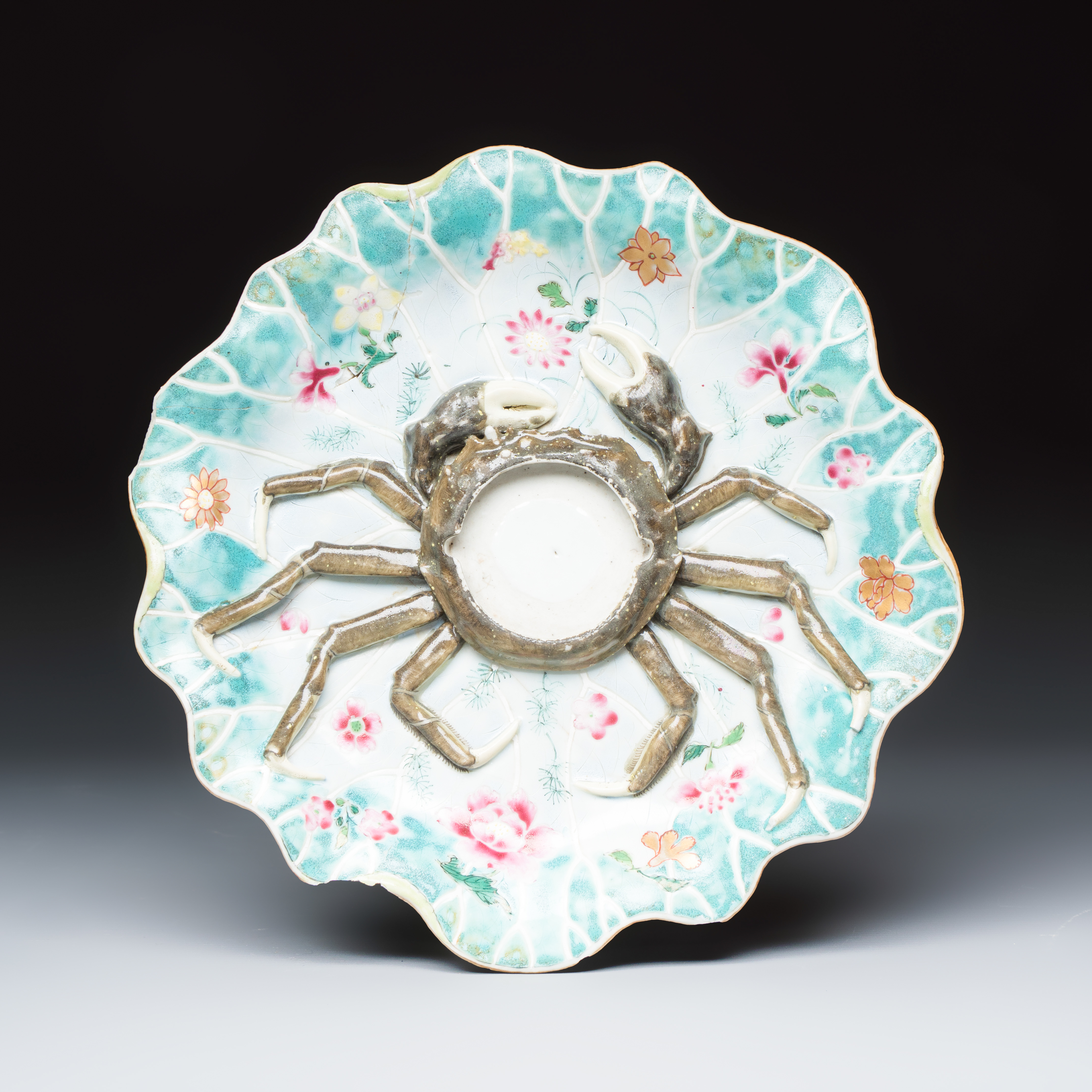 A rare Chinese famille rose 'Crab' trembleuse stand or Mancerina' for the Spanish or Mexican market, Qianlong