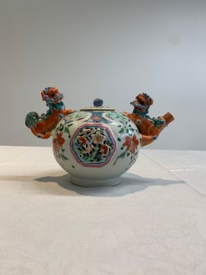 A rare Chinese famille rose double-walled 'Buddhist lions' teapot and cover, Qianlong — photo 1