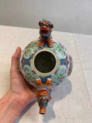 A rare Chinese famille rose double-walled 'Buddhist lions' teapot and cover, Qianlong — photo 11