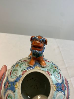 A rare Chinese famille rose double-walled 'Buddhist lions' teapot and cover, Qianlong — photo 12