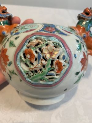 A rare Chinese famille rose double-walled 'Buddhist lions' teapot and cover, Qianlong — photo 6