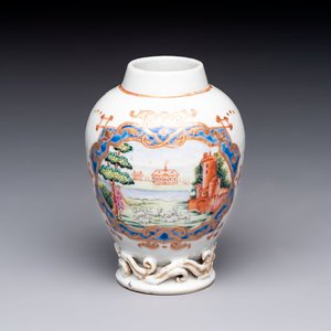 A rare Chinese famille rose 'European musical subject' tea caddy, Qianlong — 照片 1