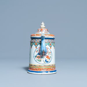 A rare Chinese famille rose 'Europeans' teapot and cover, Qianlong — 照片 6