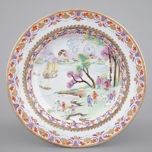 A rare Chinese famille rose export porcelain plate with a harbour view by the seaside, 18th C. — photo 1