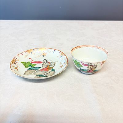 A rare Chinese famille rose export tea bowl and saucer with 'Apollo Playing the Lyre' — photo 1