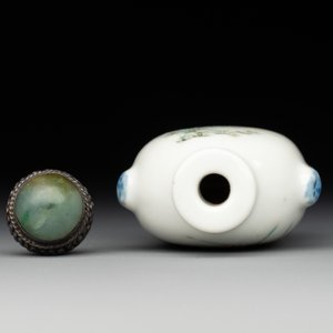 A rare Chinese famille rose 'Pekinese' snuff bottle, Shen De Tang Zhi 慎德堂製 mark, Daoguang — photo 5