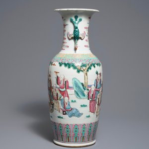 A rare Chinese famille rose phoenix-handle 'Immortals' vase, 19th C. — 照片 4