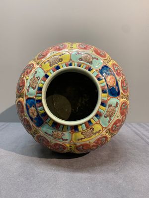 A rare Chinese famille rose relief-moulded 'Eight Immortals' vase and cover for the Thai market, Yongzheng mark, 19th C. — photo 5