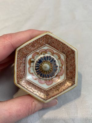 A rare Chinese famille rose reticulated hexagonal inkwell, Qianlong — photo 20