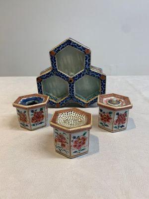 A rare Chinese famille rose reticulated hexagonal inkwell, Qianlong — photo 9