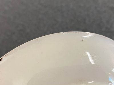A rare Chinese famille rose ruby-ground 'three butterflies' saucer, Yongzheng — photo 4