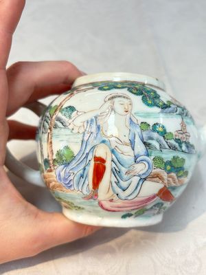 A rare Chinese famille rose teapot with an erotic depiction of a European lady, Yongzheng — photo 11