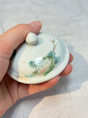 A rare Chinese famille rose teapot with an erotic depiction of a European lady, Yongzheng — photo 16