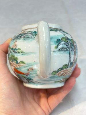 A rare Chinese famille rose teapot with an erotic depiction of a European lady, Yongzheng — photo 3