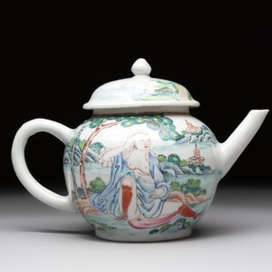 A rare Chinese famille rose teapot with an erotic depiction of a European lady, Yongzheng — photo 3