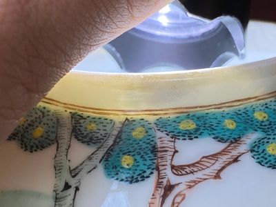 A rare Chinese famille rose teapot with an erotical depiction of a European lady, Yongzheng — 照片 15