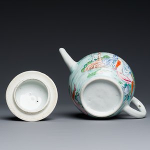 A rare Chinese famille rose teapot with an erotical depiction of a European lady, Yongzheng — 照片 6