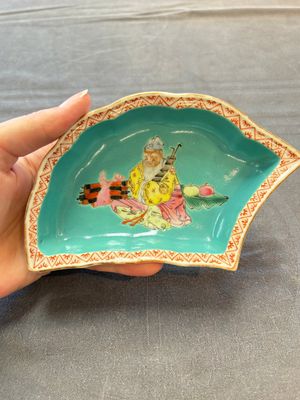 A rare Chinese famille rose turquoise-ground nine-piece 'butterfly' sweetmeat set with immortals, Guangxu mark and of the period — photo 18