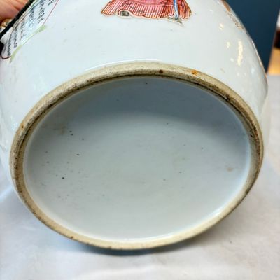 A rare Chinese famille rose 'Wu Shuang Pu' 'Kamcheng' jar and cover — foto 20