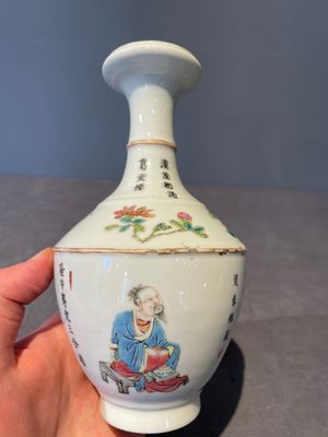 A rare Chinese famille rose 'Wu Shuang Pu' vase and a 'nine peaches' jar, Guangxu mark, 19th C. — foto 11