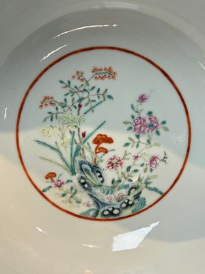 A rare Chinese famille rose yellow-ground bowl from the imperial workshops, Jiang Shi Qian Ju 蔣氏籤具 mark, Republic — photo 10