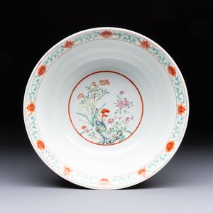 A rare Chinese famille rose yellow-ground bowl from the imperial workshops, Jiang Shi Qian Ju 蔣氏籤具 mark, Republic — photo 6