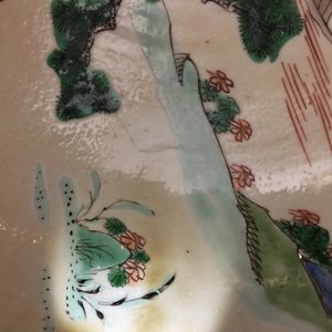 A rare Chinese famille verte café au lait ground landscape dish, Kangxi — 照片 4