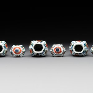 A rare Chinese famille verte garniture of five miniature vases with floral design, Kangxi — photo 12