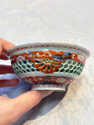 A rare Chinese famille verte reticulated double-walled cup and saucer, artemisia leaf mark, Kangxi — photo 13