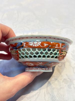A rare Chinese famille verte reticulated double-walled cup and saucer, artemisia leaf mark, Kangxi — photo 14