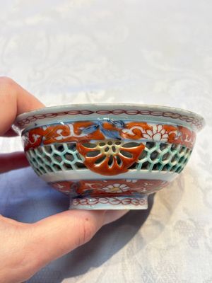 A rare Chinese famille verte reticulated double-walled cup and saucer, artemisia leaf mark, Kangxi — photo 15