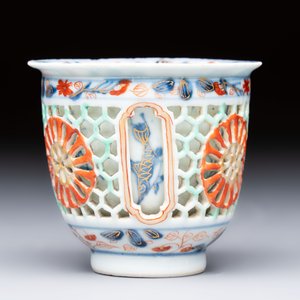 A rare Chinese famille verte reticulated double-walled cup and saucer, artemisia leaf mark, Kangxi — photo 8