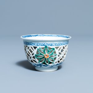 A rare Chinese famille verte reticulated double-walled cup, Kangxi — 照片 1