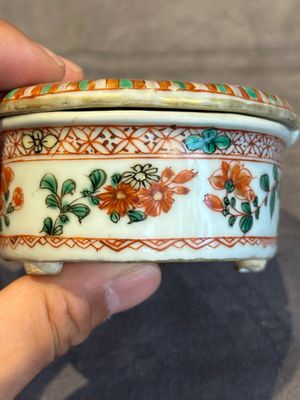 A rare Chinese famille verte spice box and cover, Kangxi — photo 12