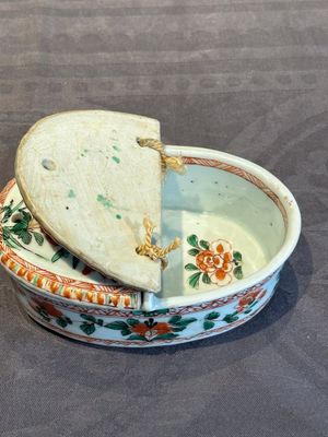 A rare Chinese famille verte spice box and cover, Kangxi — photo 6