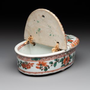 A rare Chinese famille verte spice box and cover, Kangxi — photo 3