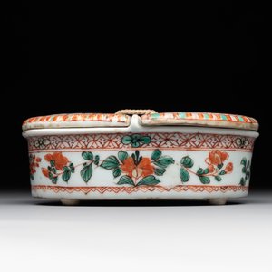 A rare Chinese famille verte spice box and cover, Kangxi — photo 6