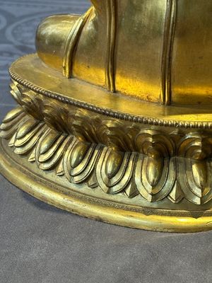 A rare Chinese gilt bronze Buddha Shakyamuni, 18th C. — 照片 15