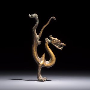 A rare Chinese gilt-bronze dragon, Tang — 照片 4