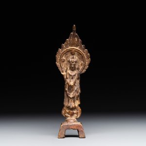 A rare Chinese gilt bronze standing Buddha with aureola and inscription, Northern Wei, dated 441 — photo 2