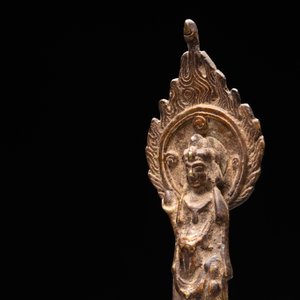 A rare Chinese gilt bronze standing Buddha with aureola and inscription, Northern Wei, dated 441 — photo 6