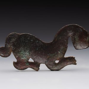 A rare Chinese gilt-bronze 'tiger' ornament, Han — photo 4
