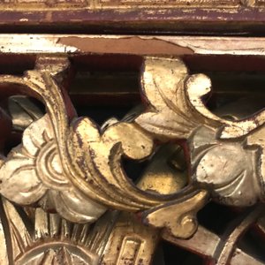 A rare Chinese gilt wood and reverse glass painted mirror, 2nd half 18th C. — photo 18