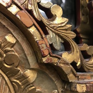 A rare Chinese gilt wood and reverse glass painted mirror, 2nd half 18th C. — photo 20