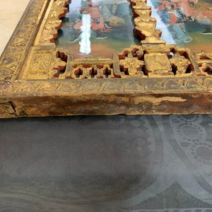 A rare Chinese gilt wood and reverse glass painted mirror, 2nd half 18th C. — photo 9