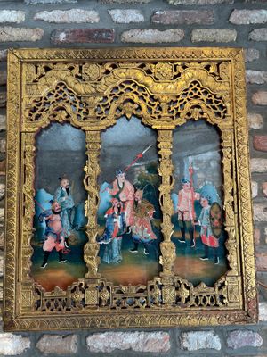 A rare Chinese gilt wood and reverse glass painted mirror, 2nd half 18th C. — photo 1