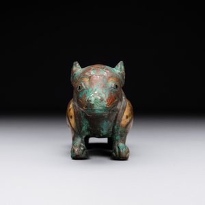 A rare Chinese gold and silver-inlaid bronze paperweight in the shape of a tapir '貘', Warring States period — photo 6