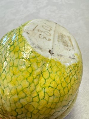 A rare Chinese green-enamelled yellow-ground 'Melon' tureen and cover, 18/19th C. — foto 17